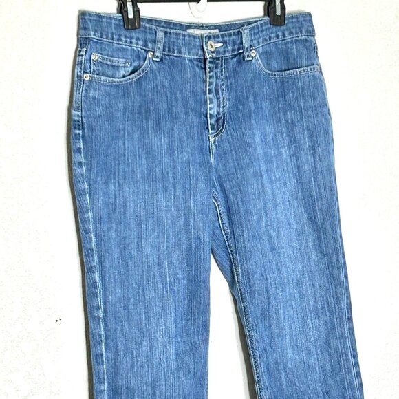 Chico's Women's Platinum size 1.5 (US-10)  Mid-rise Cropped Blue Jeans - Picture 2 of 15
